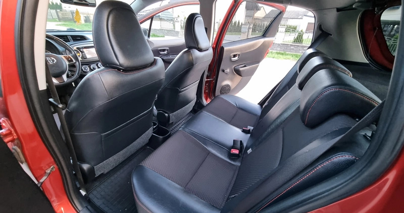 Toyota Yaris cena 30900 przebieg: 148000, rok produkcji 2011 z Sławno małe 466